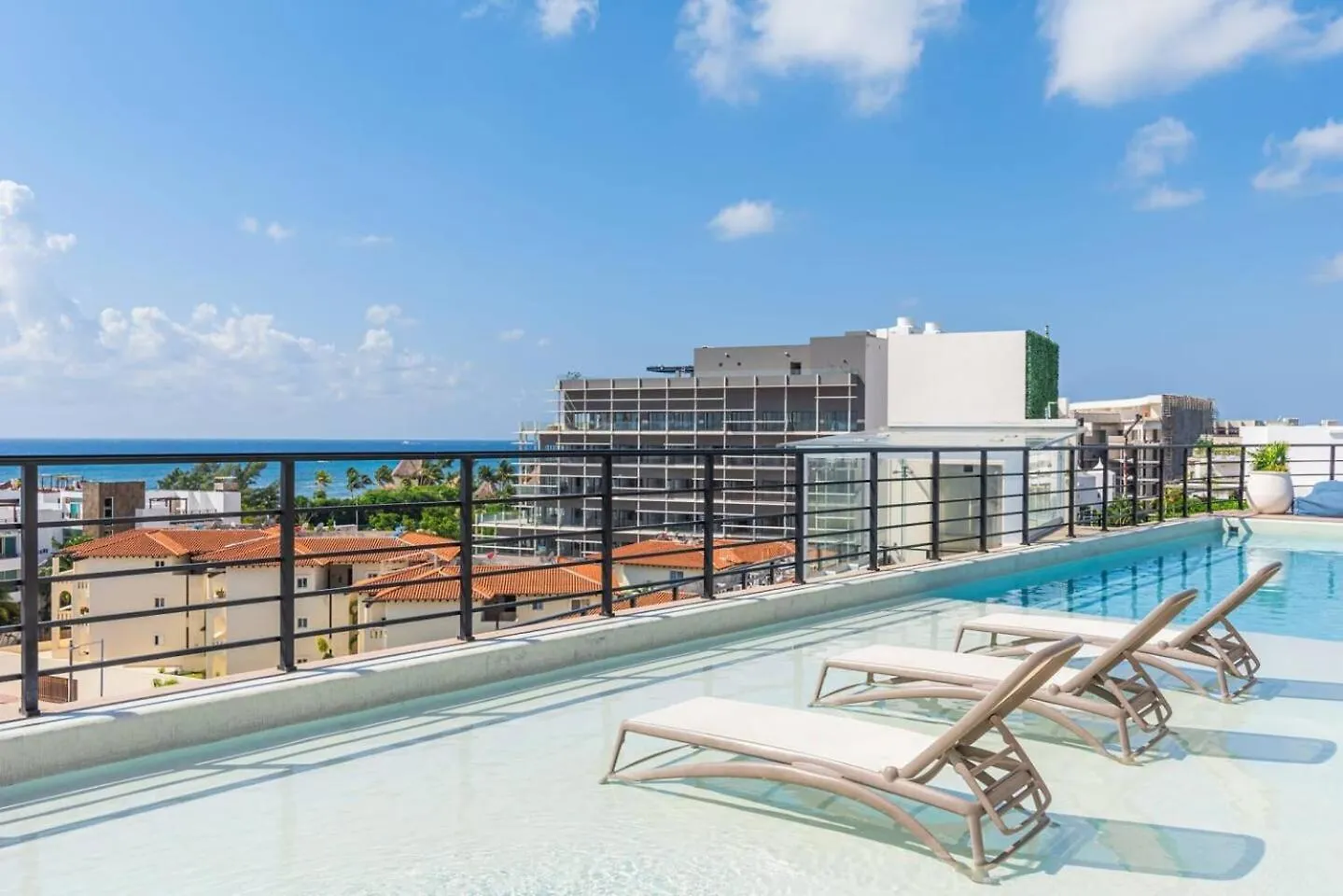 Beautiful Studio With Ocean View From The Rooftop Playa del Carmen Mexico
